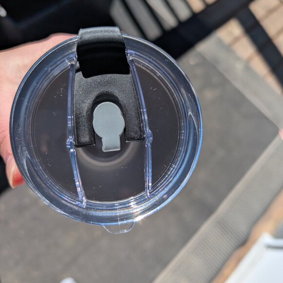 *2 for $20* 🍁 New Chilly Moose insulated tumbler - Picture 3 of 5